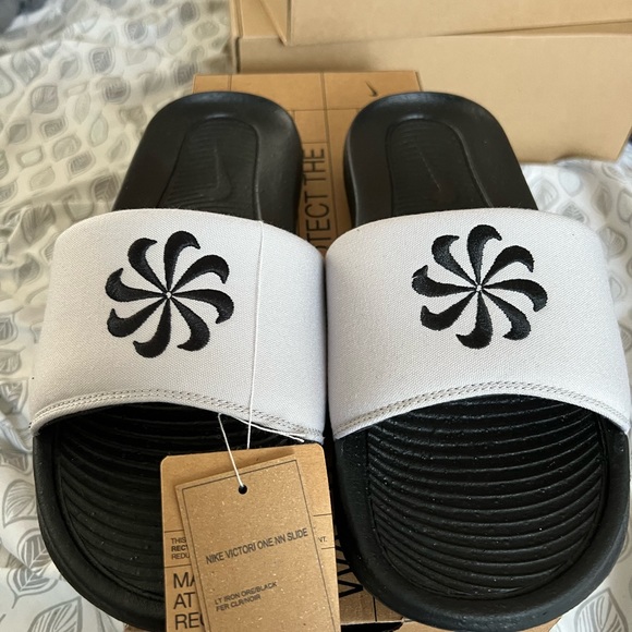 Nike victori one nn slide - Picture 2 of 3